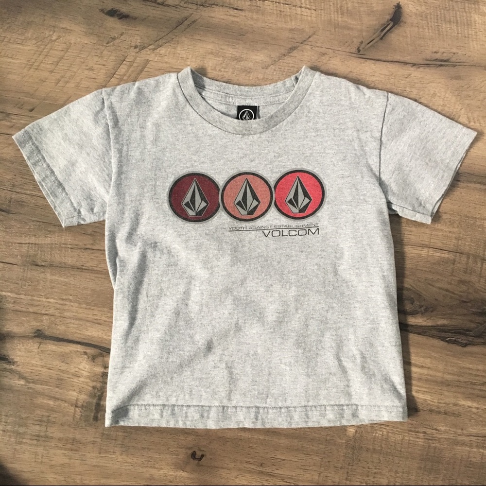 Volcom boys medium grey short sleeve shirt.